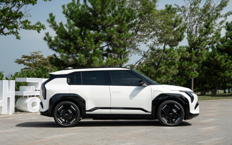 Discover Kia's Latest Compact SUV - The EV3