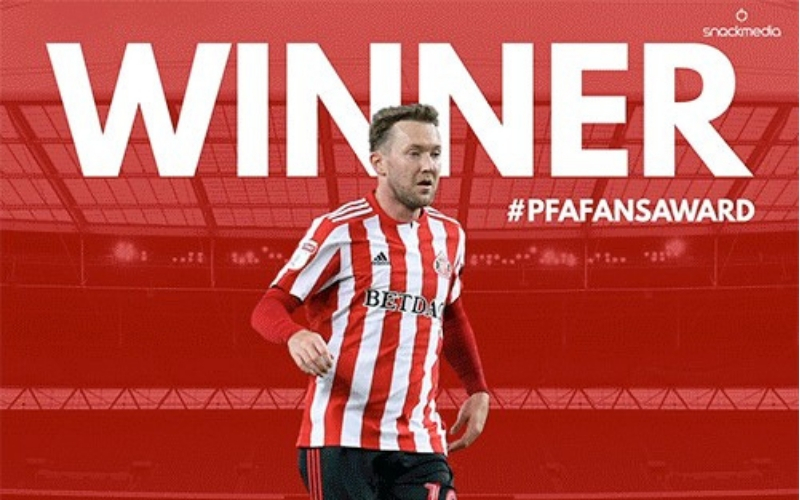 Sunderland's Aiden McGeady Wins League One Award