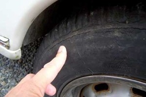 Motorists 'must regularly check tyres'