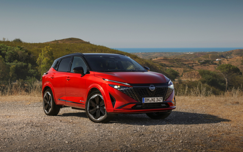 Nissan Qashqai in Fuji Sunset Red