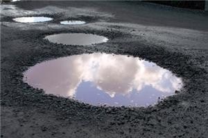 New and used car owners 'can claim for pothole damage if hazard is recorded'