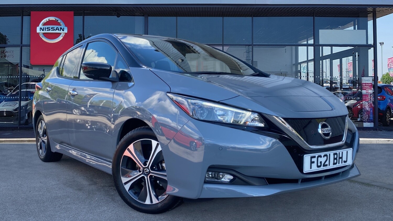 Used Nissan LEAF 110kW 10 40kWh 5dr Auto Electric Hatchback for Sale ...