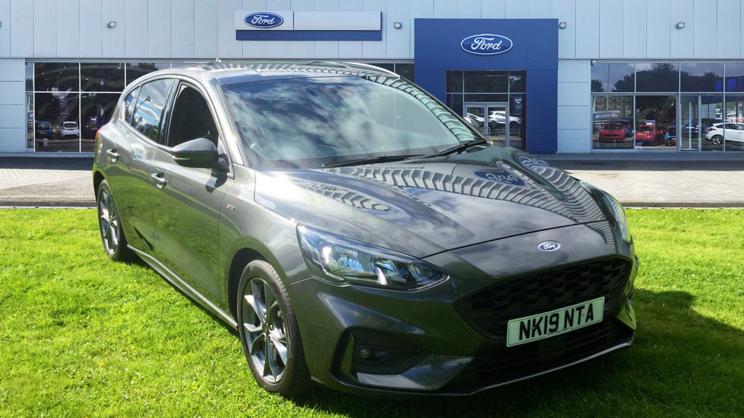 Buy Online Ford Focus 1.0 EcoBoost 125 ST-Line 5dr Petrol Hatchback for ...