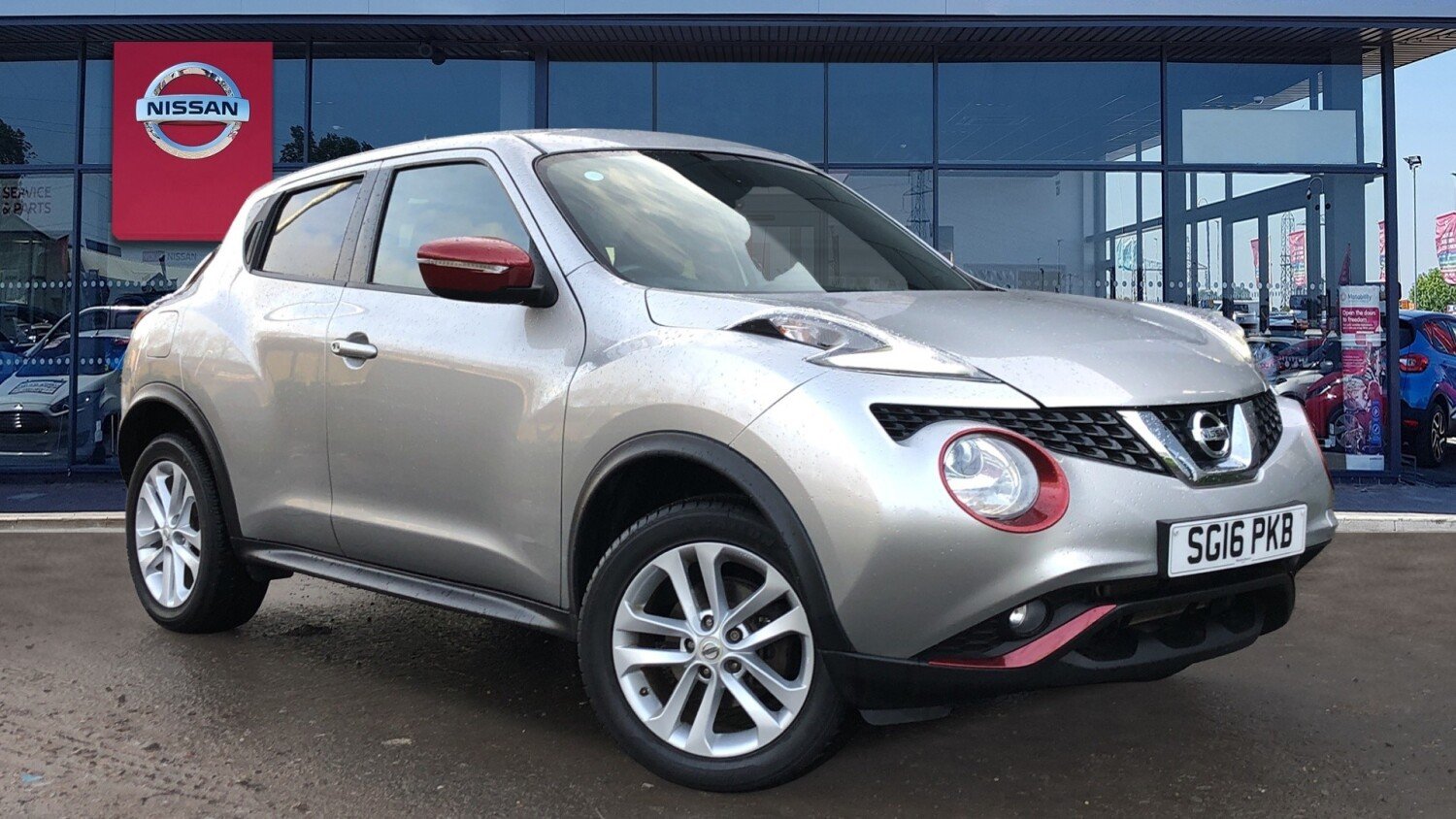 Used Nissan Juke 1.2 DiG-T N-Connecta 5dr Petrol Hatchback for Sale ...