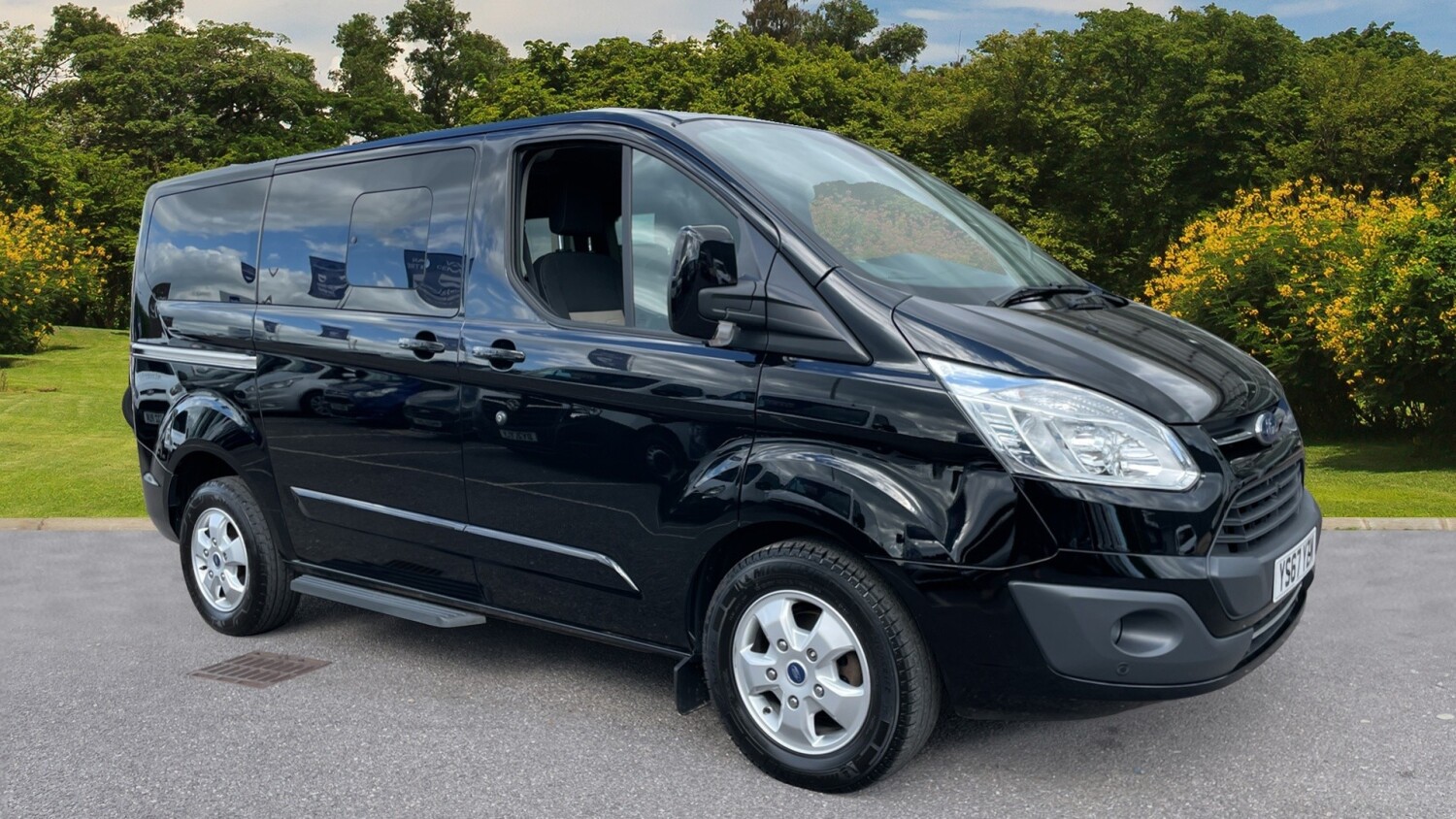 Used Ford Tourneo Custom Transit Custom Tourneo Swb Diesel Fwd 2.0 TDCi ...